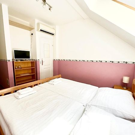 Ferienwohnung Privat Adriana Kremnitz Exterior foto