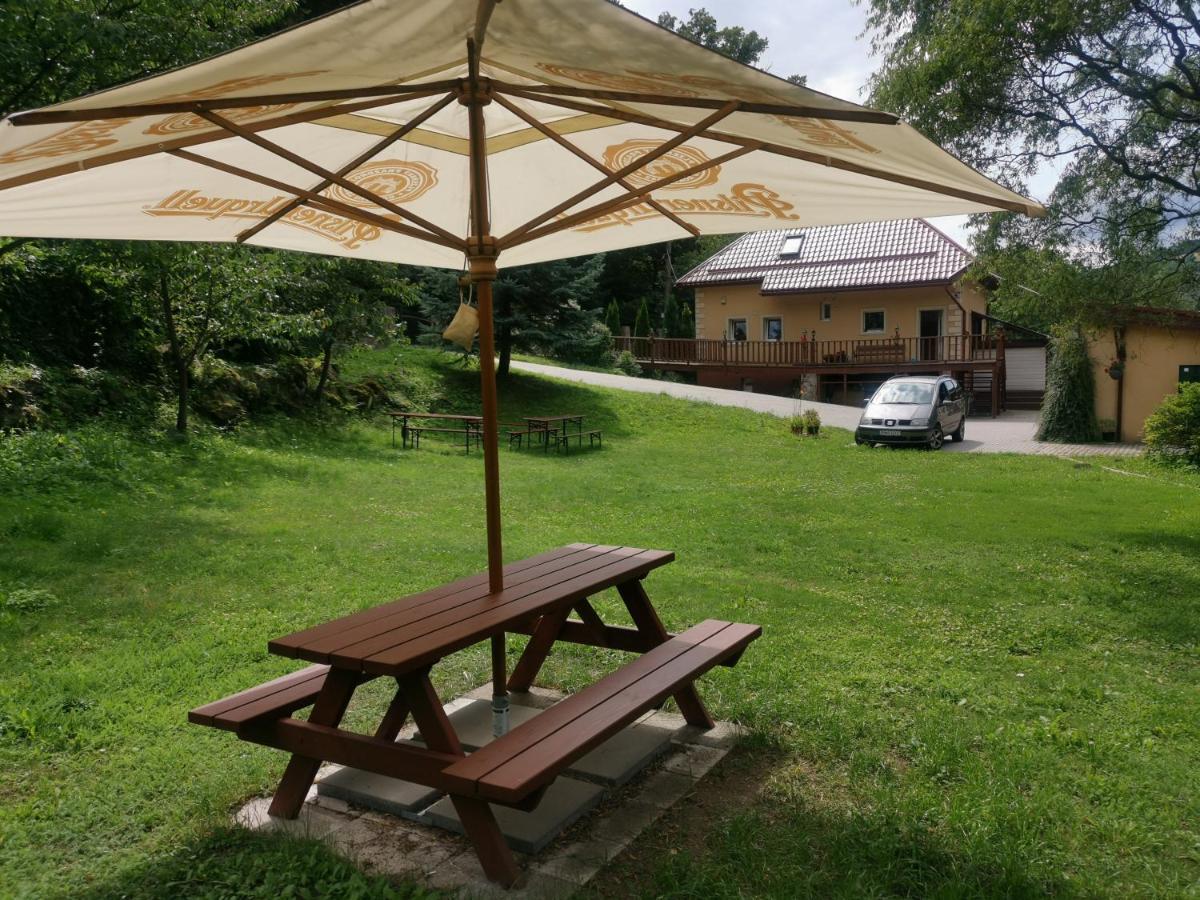 Ferienwohnung Privat Adriana Kremnitz Exterior foto