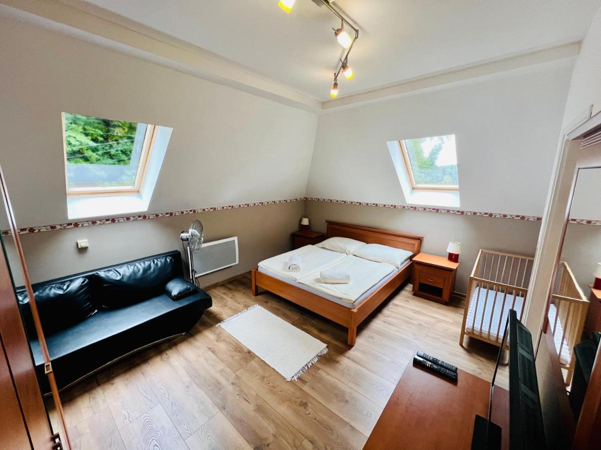 Ferienwohnung Privat Adriana Kremnitz Exterior foto