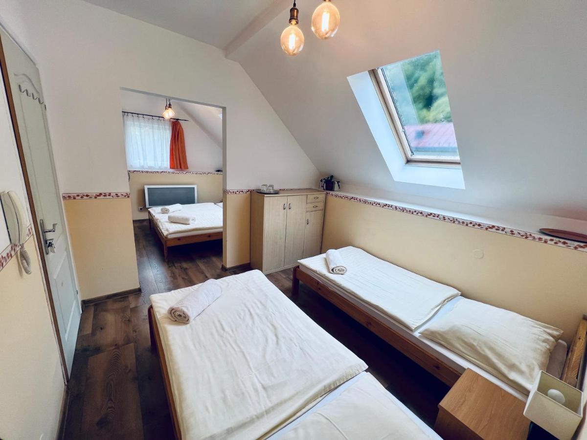 Ferienwohnung Privat Adriana Kremnitz Exterior foto