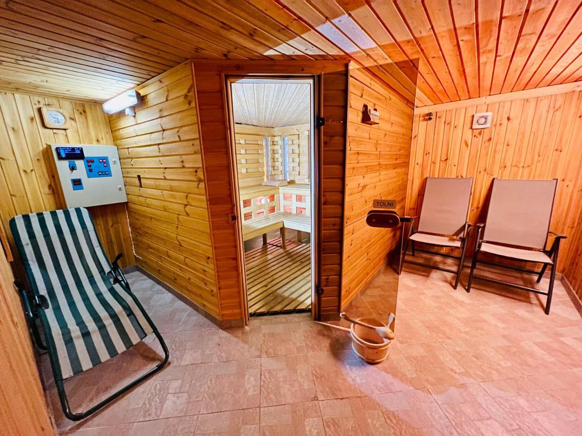 Ferienwohnung Privat Adriana Kremnitz Exterior foto